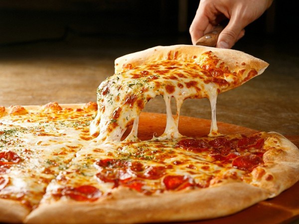 Pizza size M bao nhiêu calo