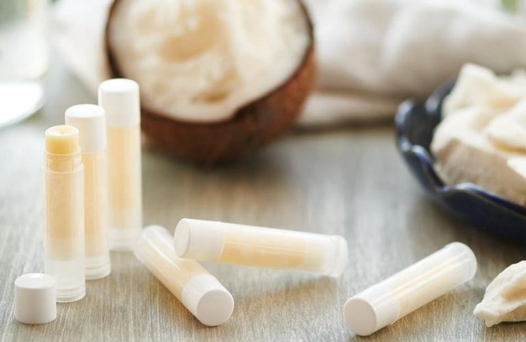 Son dưỡng không màu – không chì