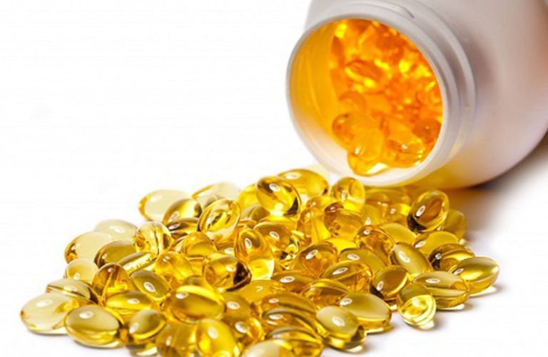 Dùng trực tiếp vitamin E để cải thiện các tình trạng về da