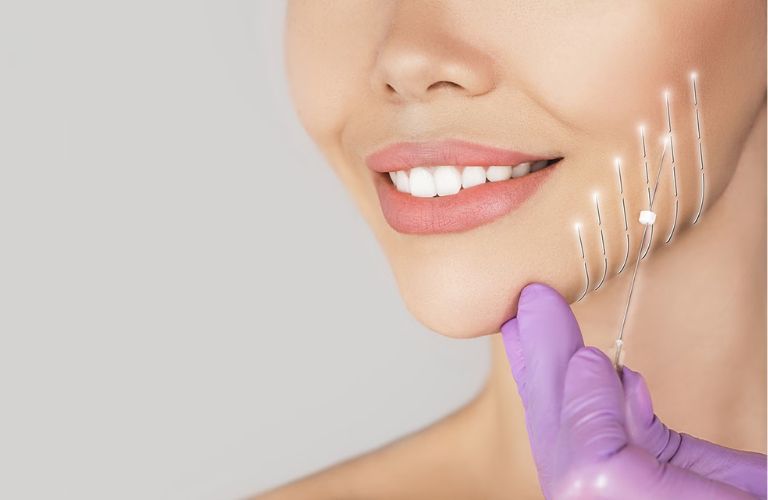 Thăm khám và tư vấn kỹ trước khi thực hiện