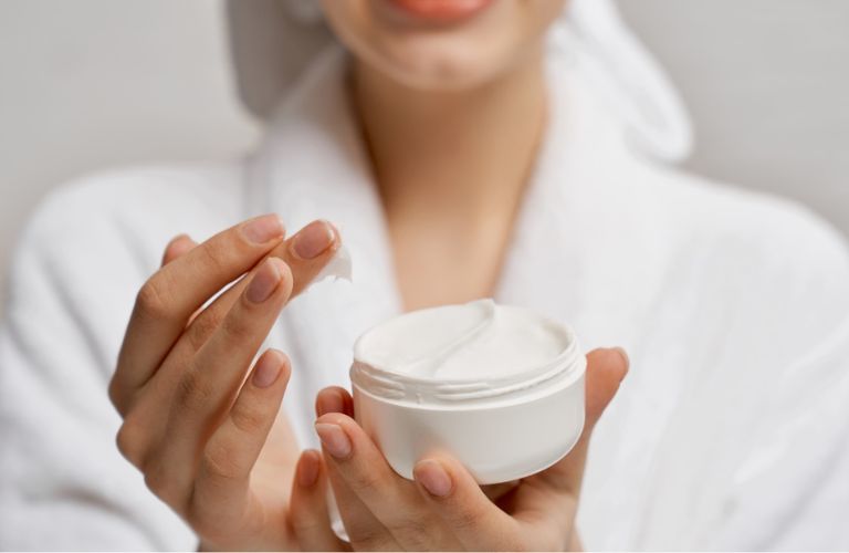 Lựa chọn kem dưỡng phù hợp giúp làn da săn chắc, trắng khỏe và rạng rỡ