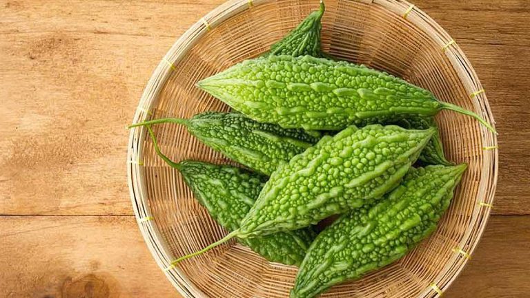 Cắt mí mắt có ăn khổ qua được không