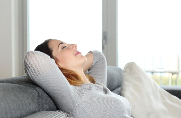 Nghỉ ngơi và giữ tinh thần thoải mái để hỗ trợ thúc đẩy thời gian hồi phục