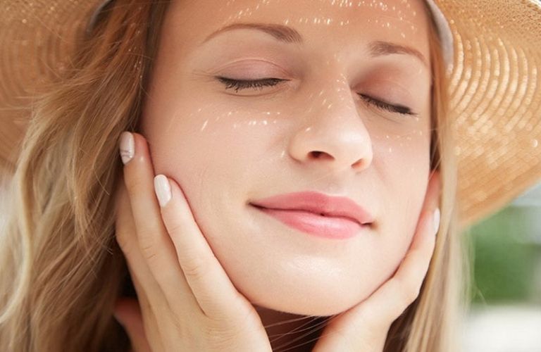Tránh tiếp xúc trực tiếp với ánh nắng mặt trời