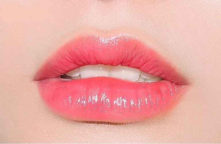 Phun môi Pha lê (Crystal Lip)