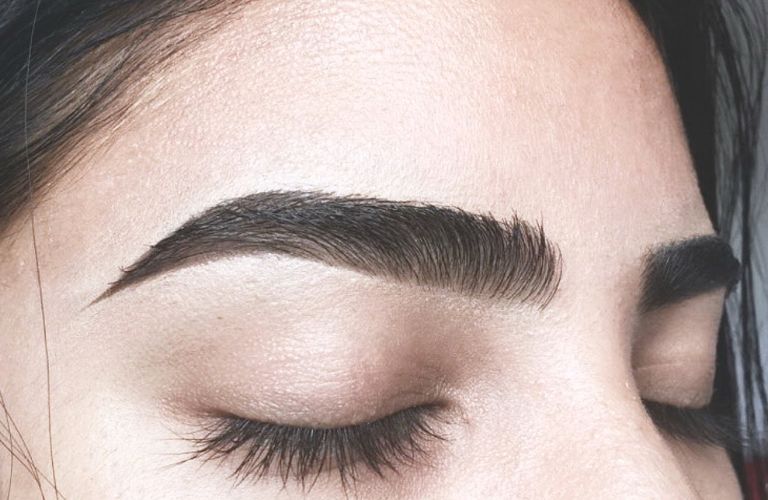 Tạo dáng chân mày Thái hoàn hảo tại Thẩm mỹ viện Galaxy