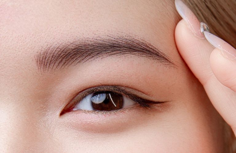 Điêu khắc, phun thêu lông mày chuẩn đẹp tại Thẩm mỹ viện Galaxy - Bác sĩ Lê Trần Duy