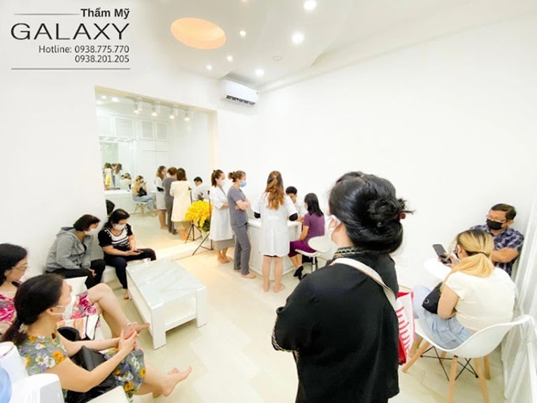 phun chân mày tán bột tại Thẩm mỹ Galaxy giá bao nhiêu