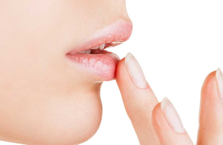 Có thể đánh son khi màu môi đã ổn định và lên tự nhiên