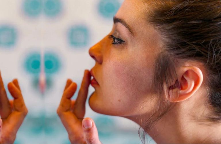 Tránh tác động mạnh lên môi