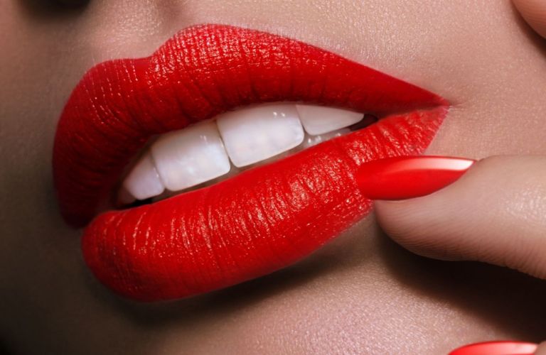 Việc kiêng cữ đúng cách sau phun môi sẽ giúp đảm bảo màu môi lên đều, đẹp và bền lâu