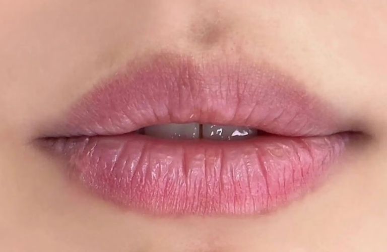 Ăn đồ nếp có thể gây ảnh hưởng đến quá trình lên màu của môi