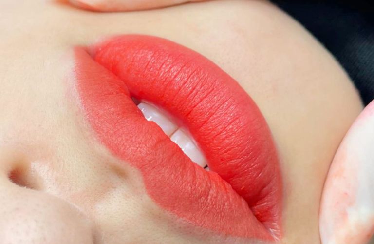 Lựa chọn màu môi phù hợp