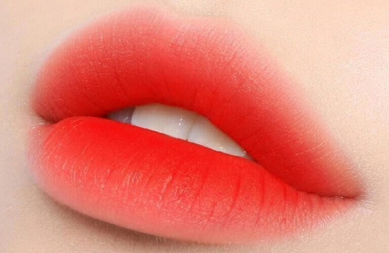 Xăm môi sẽ không hoặc ít gây hại cho sức khỏe nếu được thực hiện đúng kỹ thuật và chăm sóc đúng cách
