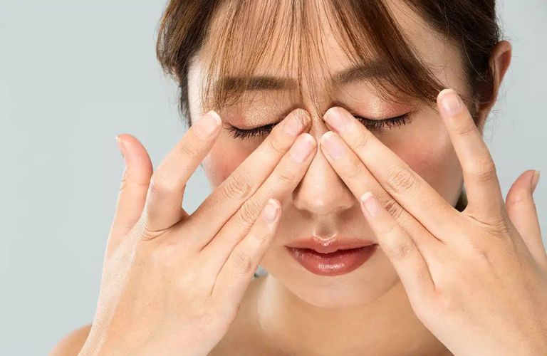 Hướng dẫn cách massage nâng mũi hằng ngày giúp mũi cao tự nhiên