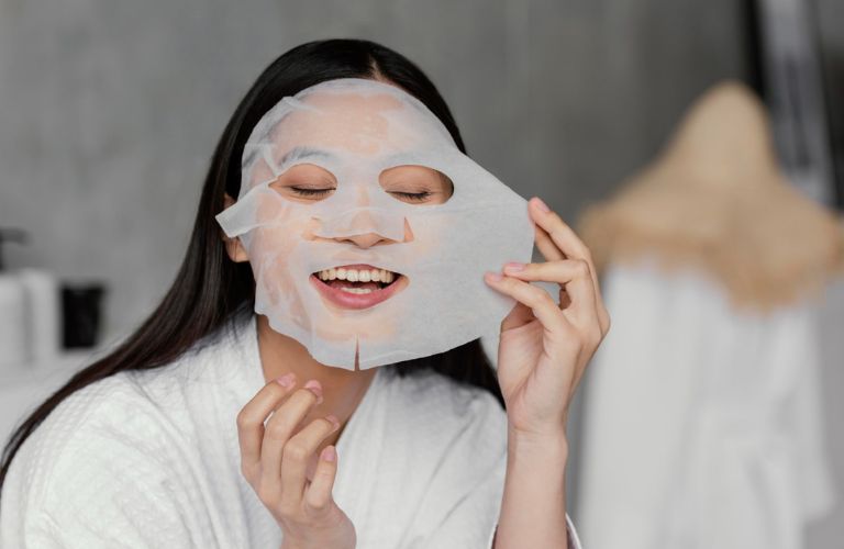 Có thể kết hợp nhiều cách căng da mặt tại nhà