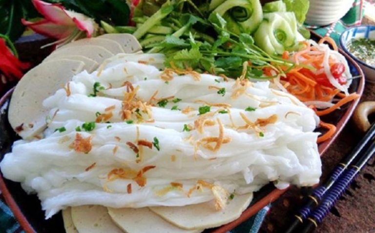 Nâng mũi ăn được bánh ướt không