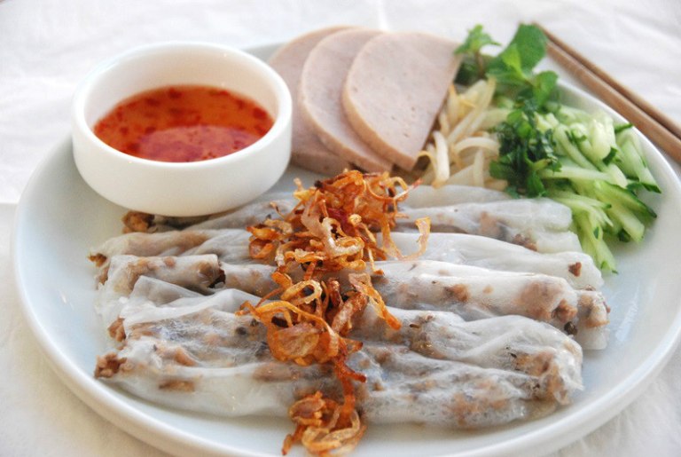 Nâng mũi có ăn được bánh cuốn không