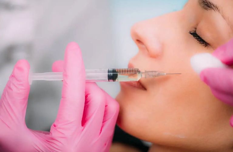 Lựa chọn địa chỉ tiêm filler uy tín, có quy trình thực hiện đạt chuẩn y khoa