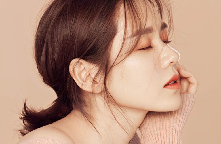 Mũi cong nhẹ, tự nhiên, tạo nên sự hài hòa cho gương mặt với dáng mũi S Line