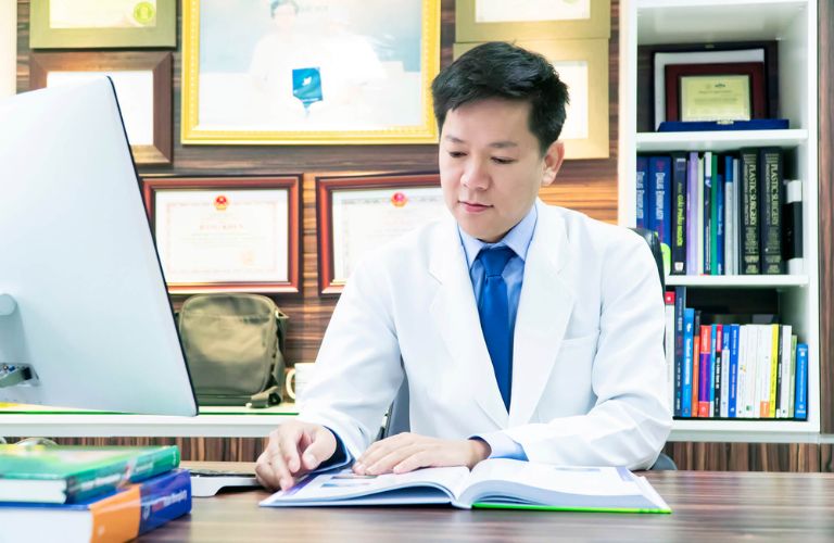 TS.BS Nguyễn Phan Tú Dung