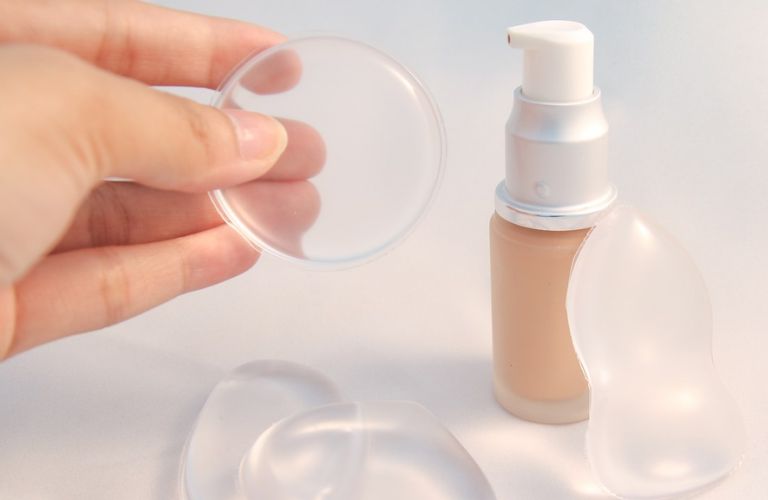 Tránh nước và mỹ phẩm trong 5 - 7 ngày đầu