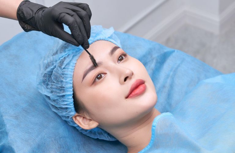 Chân mày sẽ bắt đầu bong vảy từ ngày thứ 3 đến ngày thứ 5