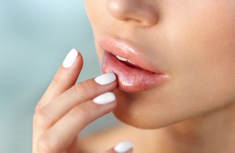 Thông thường môi sẽ bắt đầu mềm và vào form tự nhiên sau tiêm Filler khoảng từ 3 đến 7 ngày